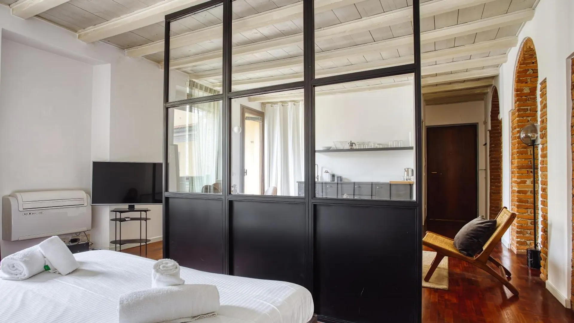 Joivy Superb Studio In The Centre Of Milano Italia